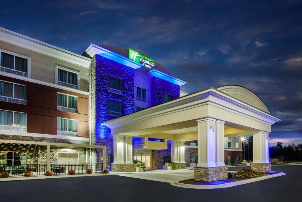 Holiday Inn Express & Suites Lexington Park California an IHG Hotel Main image 1